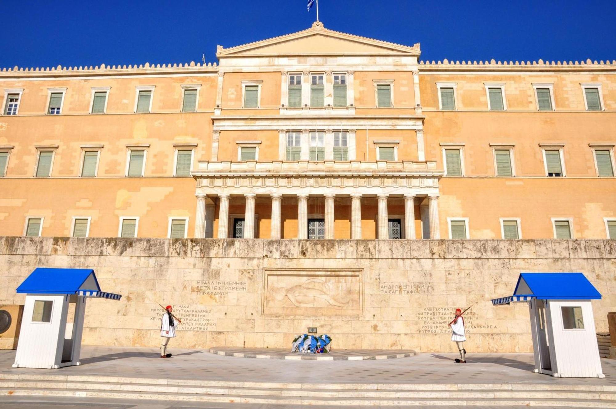 Elegant Apartment In Syntagma Square Athens Exterior photo